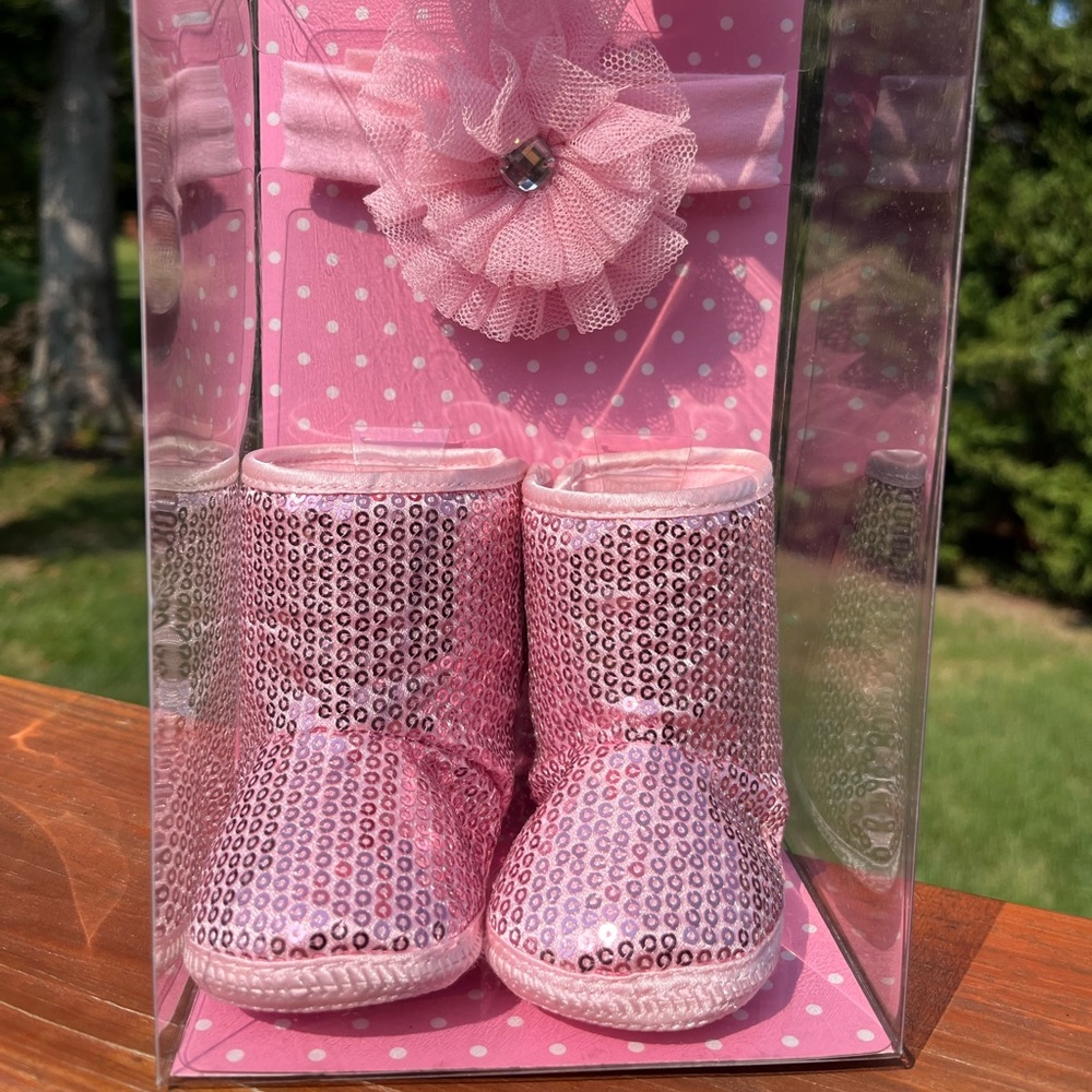 NEW…. Baby Girl Sequin Pink Boots with matching Headband